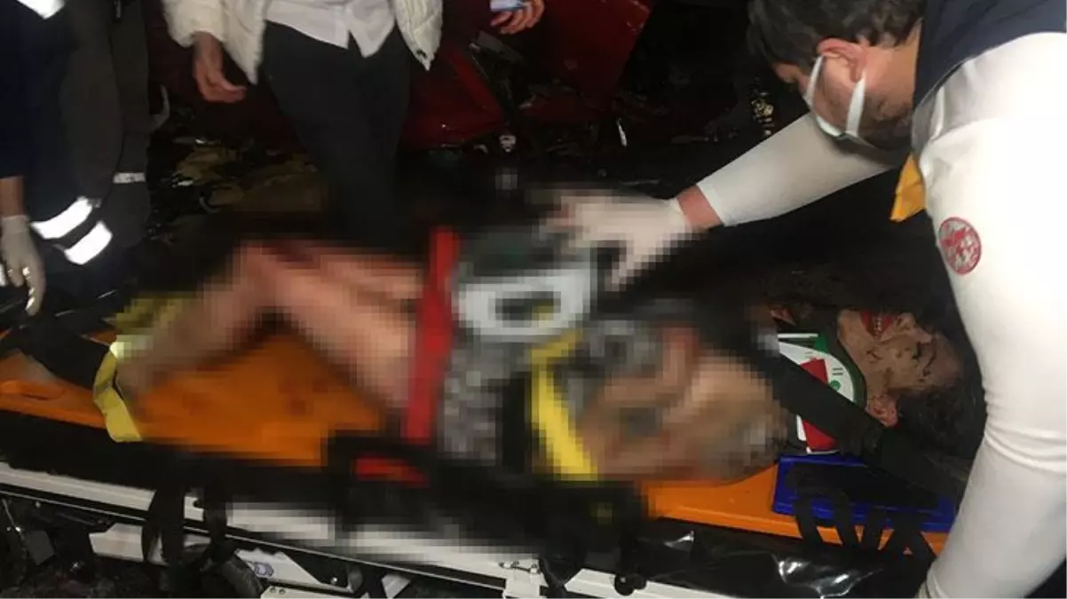 Zincirleme kazada 7 araç birbirine girdi! Yolcular yola savruldu: 1'i ağır 10 yaralı