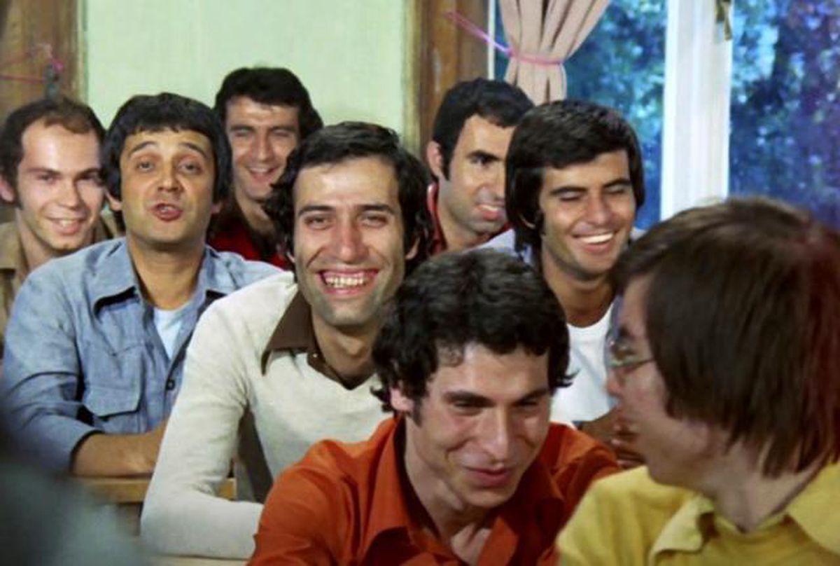 Hababam Sınıfı Sınıfta Kaldı oyuncuları kimler? Semra hoca kimdir? Hababam Sınıfı Sınıfta Kaldı konusu ne?