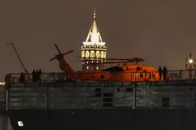 Son Dakika | ABD donanmasına ait savaş gemisi Sarayburnu Limanı'na demirledi