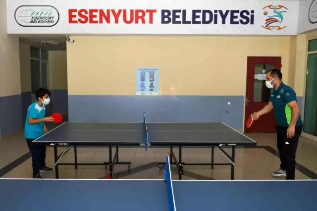 Esenyurtlu çocuklar, masa tenisi kursunda hem eğleniyor, hem de sosyalleşiyor