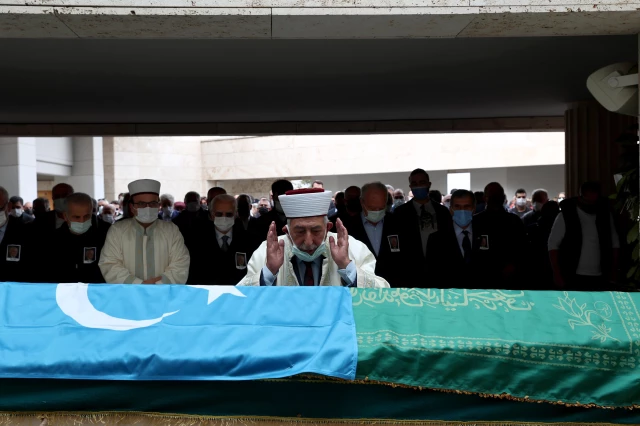 Eski YÖK Başkan Vekili Prof. Dr. Tazebay için Ankara'da cenaze namazı kılındı