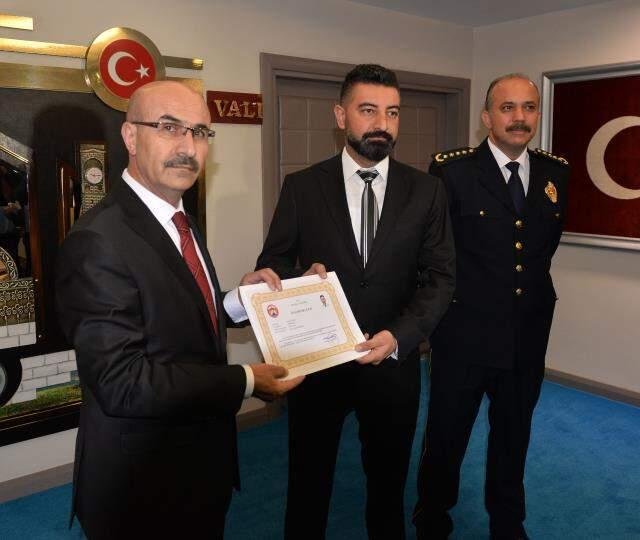 24 kilo uyuşturucuyla yakalanan ödüllü polis: Arabada mal olduğunu bilmiyordum