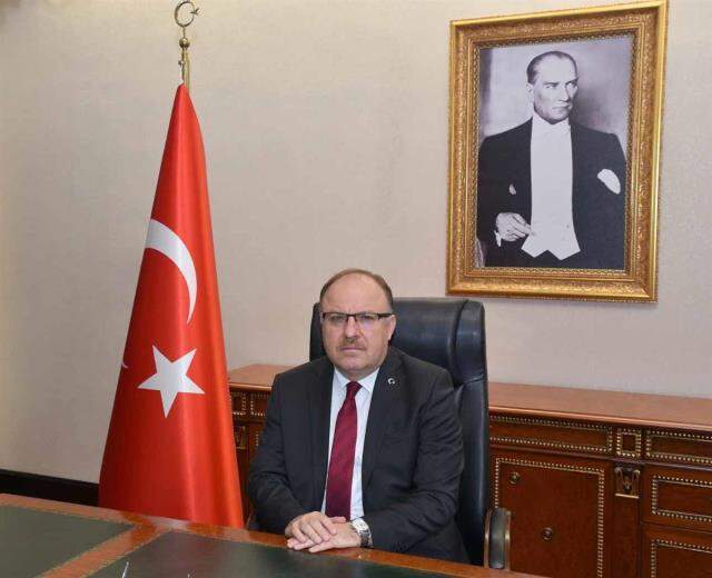 Mehterli 29 Ekim kutlaması eleştirilerine Vali'den yanıt: Biz sadece Çav Bella ile Cumhuriyet kutlamıyoruz