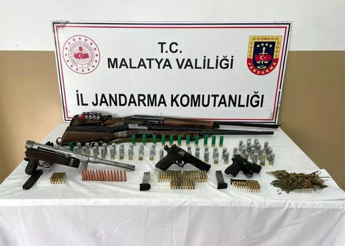 Malatya'da silah ve mühimmat operasyonu: 2 gözaltı