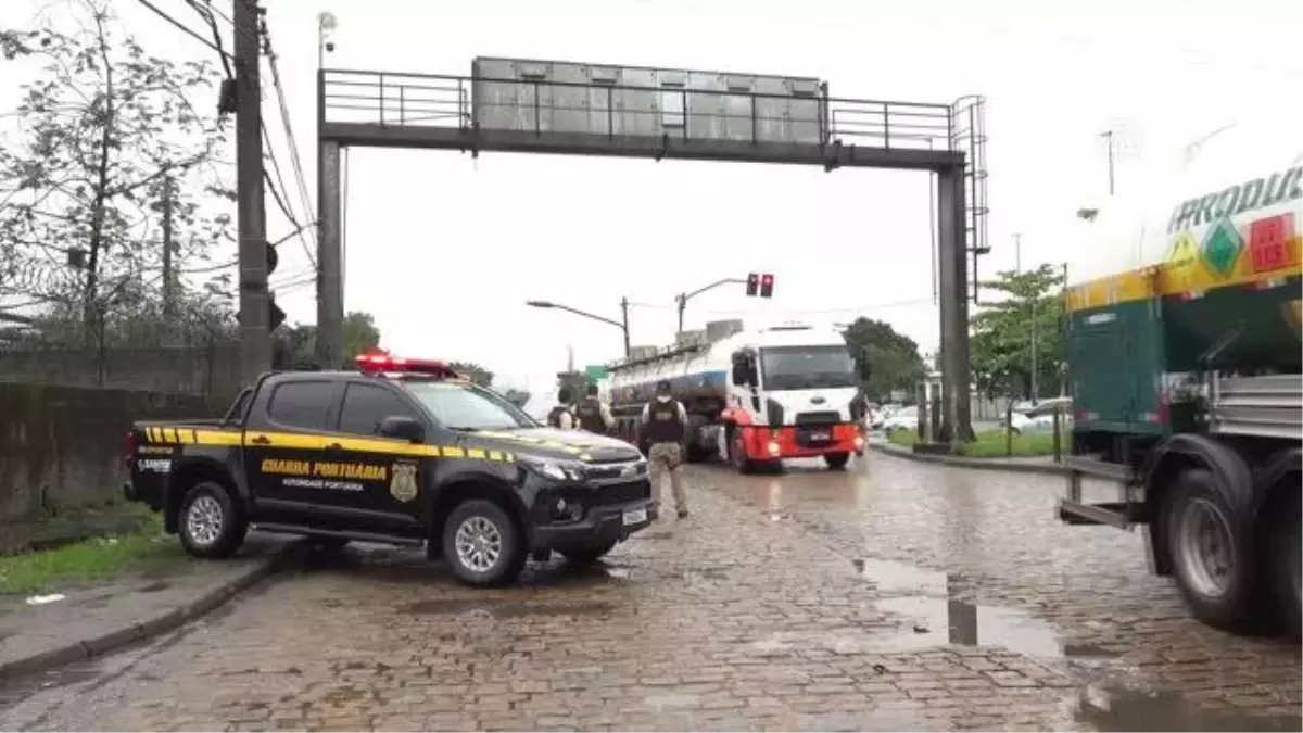 SAO PAULO - Brezilya'da tır şoförleri yüksek benzin fiyatlarını protesto etti