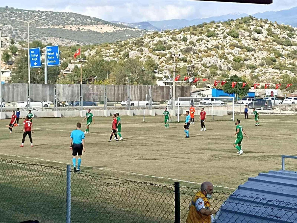 Sarayköyspor BAL'a puanla başladı