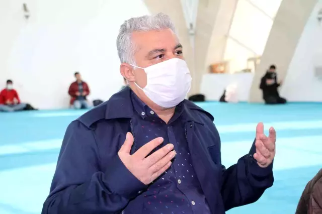 Sigarayı bıraktı, 4 yılda topladığı 38 bin lirayı öğrenciler için harcadı