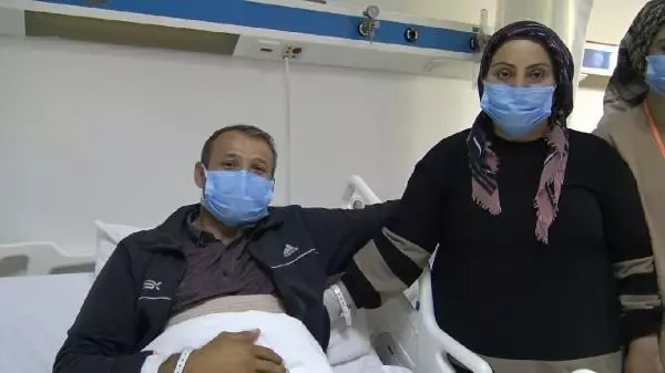 17 yıllık kocasını böbreğiyle hayata bağladı
