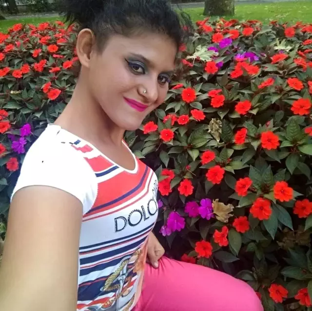 Aylardır sokak sokak kızını arıyor