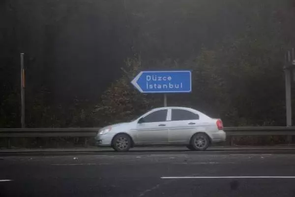 Bolu Dağı'nda sis ulaşımda aksamalara neden oldu