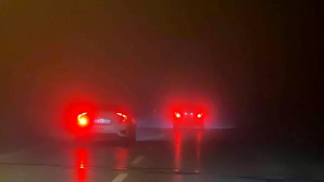 Düzce'de sis nedeniyle göz gözü görmedi, görüş mesafesi 5 metreye düştü