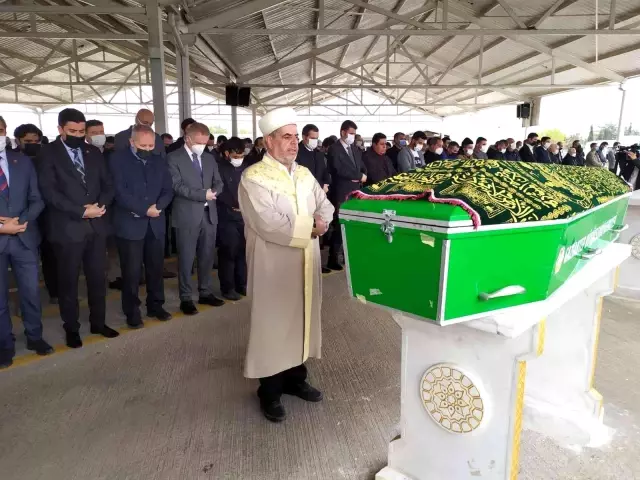 Gaziantepli gazeteci, hem babasını hem kardeşini korona virüsten kaybetti