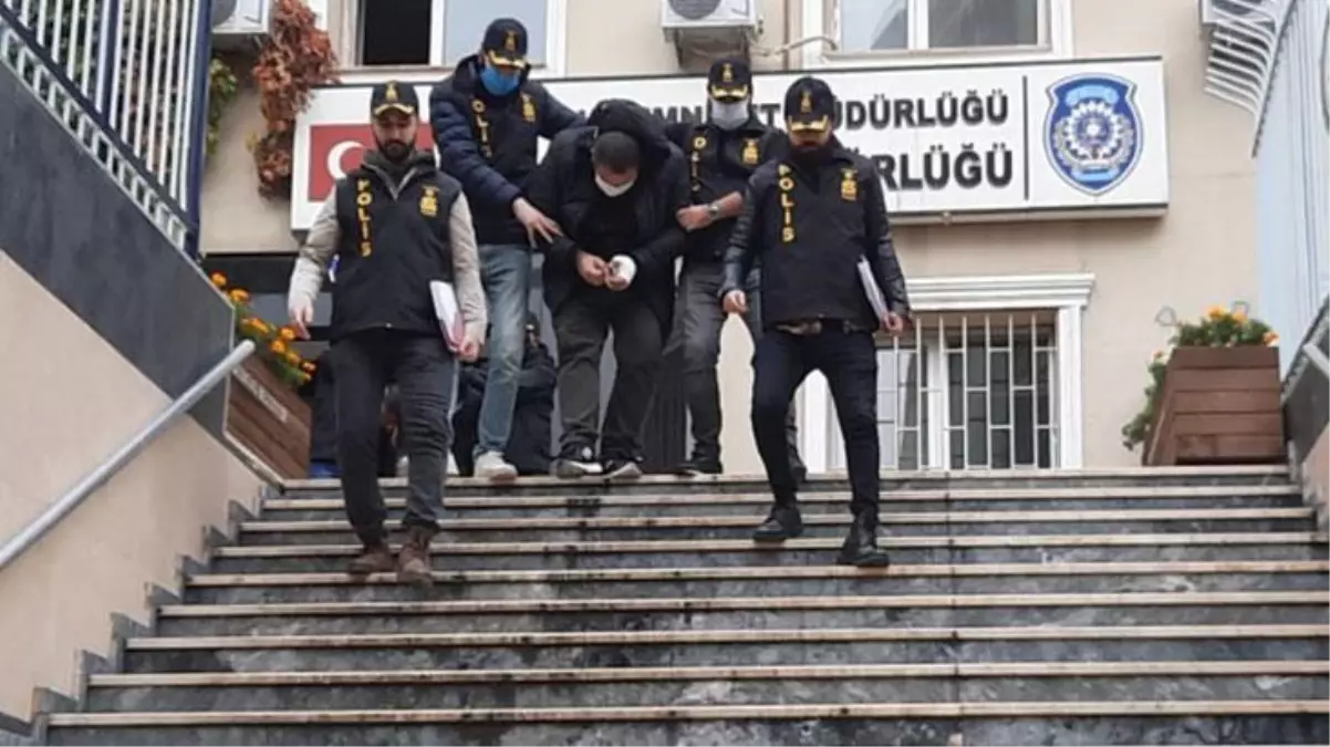 Hırsızlık için markete giren şahıslar, çıkışta kendilerini bekleyen polisler tarafından gözaltına alındı