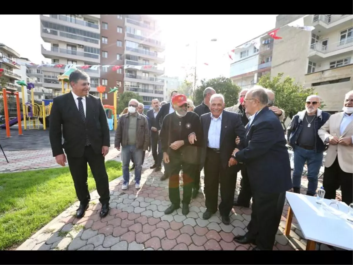 Karşıyaka'da İki Efsaneye Vefa Örneği