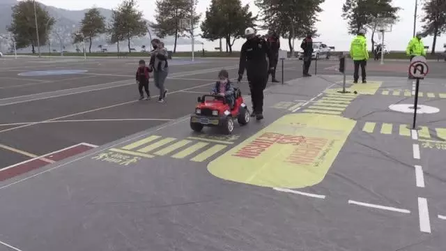Öğrencilere Mobil Trafik Eğitim Tırı nda eğitim verildi
