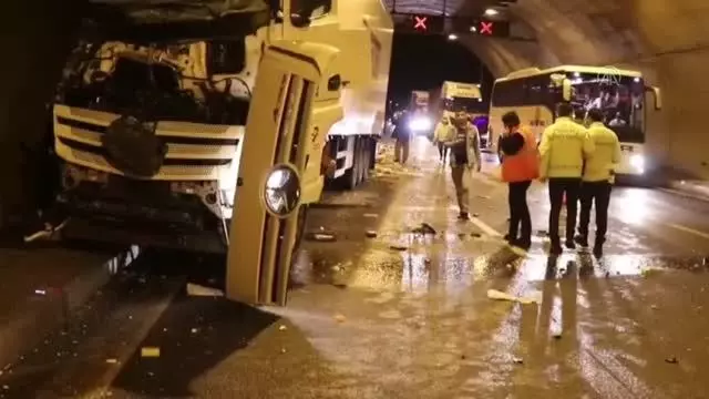 Trafik kazasında 3 kişi yaralandı