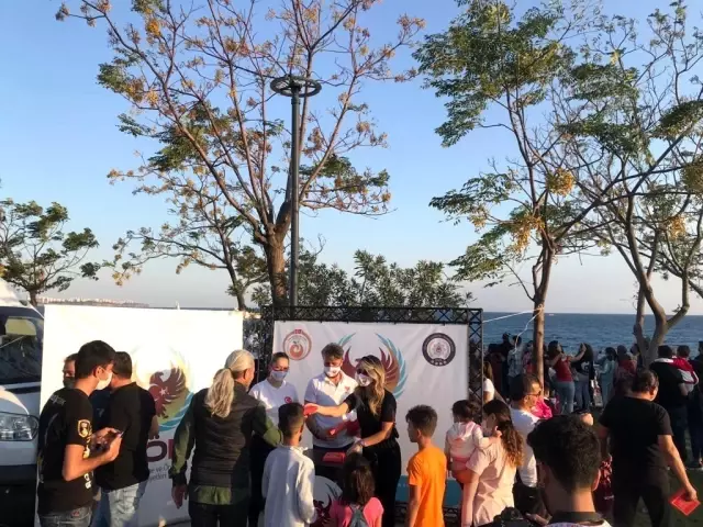 Antalya Emniyeti, 'Tek Sevdamız Türkiye' projesi kapsamında stant açtı