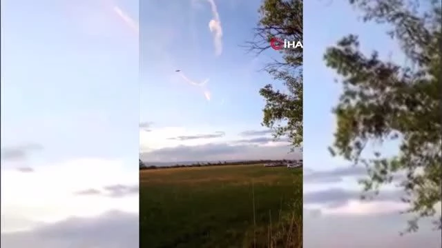 Arjantin'de gösteri yapan akrobasi uçağı düştü: 3 yaralı