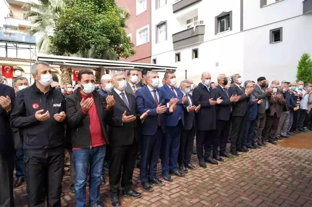 Son dakika haberleri! Bakan Soylu, selde kaybolanlar için kılınan gıyabi cenaze namazı törenine katıldı