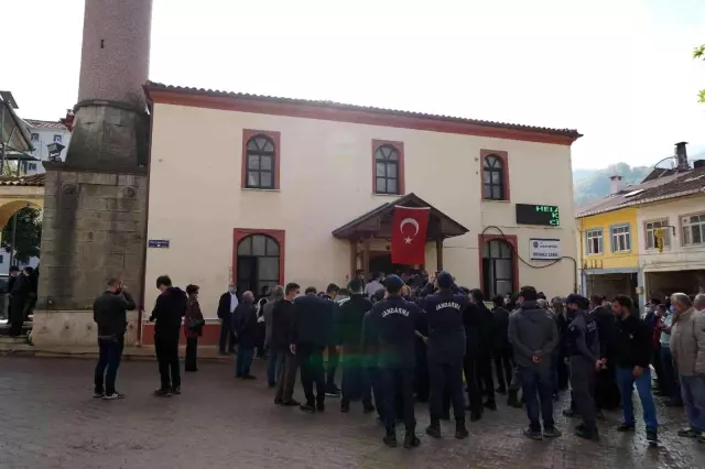 Son dakika haberleri! Bakan Soylu, selde kaybolanlar için kılınan gıyabi cenaze namazı törenine katıldı