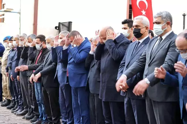Son dakika haberleri! Bakan Soylu, selde kaybolanlar için kılınan gıyabi cenaze namazı törenine katıldı