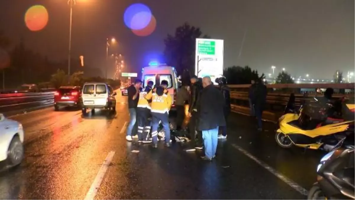 Bayrampaşa TEM Bağlantı yolunda motosiklet kamyonete arkadan çarptı; 1 ağır yaralı