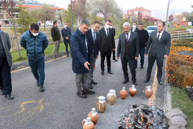 Gölbaşı'nda Umutlu Yaşam Uygulama Merkezi öğrencileri testi kebabı yaptı