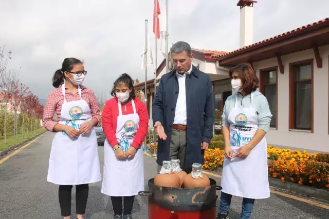 Gölbaşı'nda Umutlu Yaşam Uygulama Merkezi öğrencileri testi kebabı yaptı