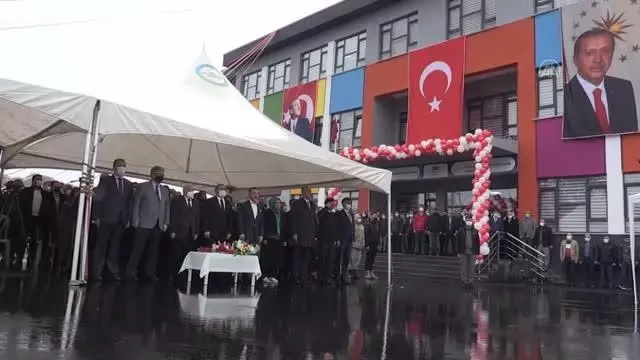 Hayırsever iş insanının yaptırdığı okul açıldı