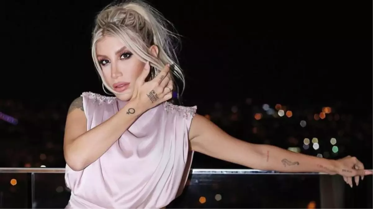 İrem Derici kendisine 'Çirkin' diyen erkek takipçisine küfretti