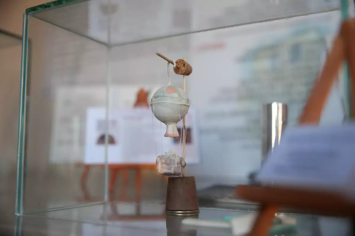 Mikro heykeltıraş cikletten 15 heykel yaptı