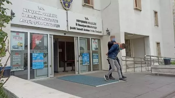 Son dakika gündem: Sosyal medyada kamu görevlilerine hakaret edip, trafikte makas atan 2 kişiye gözaltı