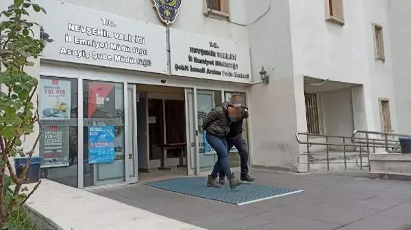 Son dakika gündem: Sosyal medyada kamu görevlilerine hakaret edip, trafikte makas atan 2 kişiye gözaltı