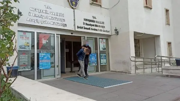 Son dakika gündem: Sosyal medyada kamu görevlilerine hakaret edip, trafikte makas atan 2 kişiye gözaltı