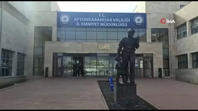Sosyal medyadan ulaştıkları 43 kişiyi 479 bin 457 TL dolandırdılar