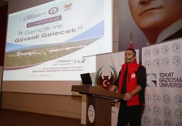Tokat'ta Gençlik ve Güvenli Gelecek Konferansı