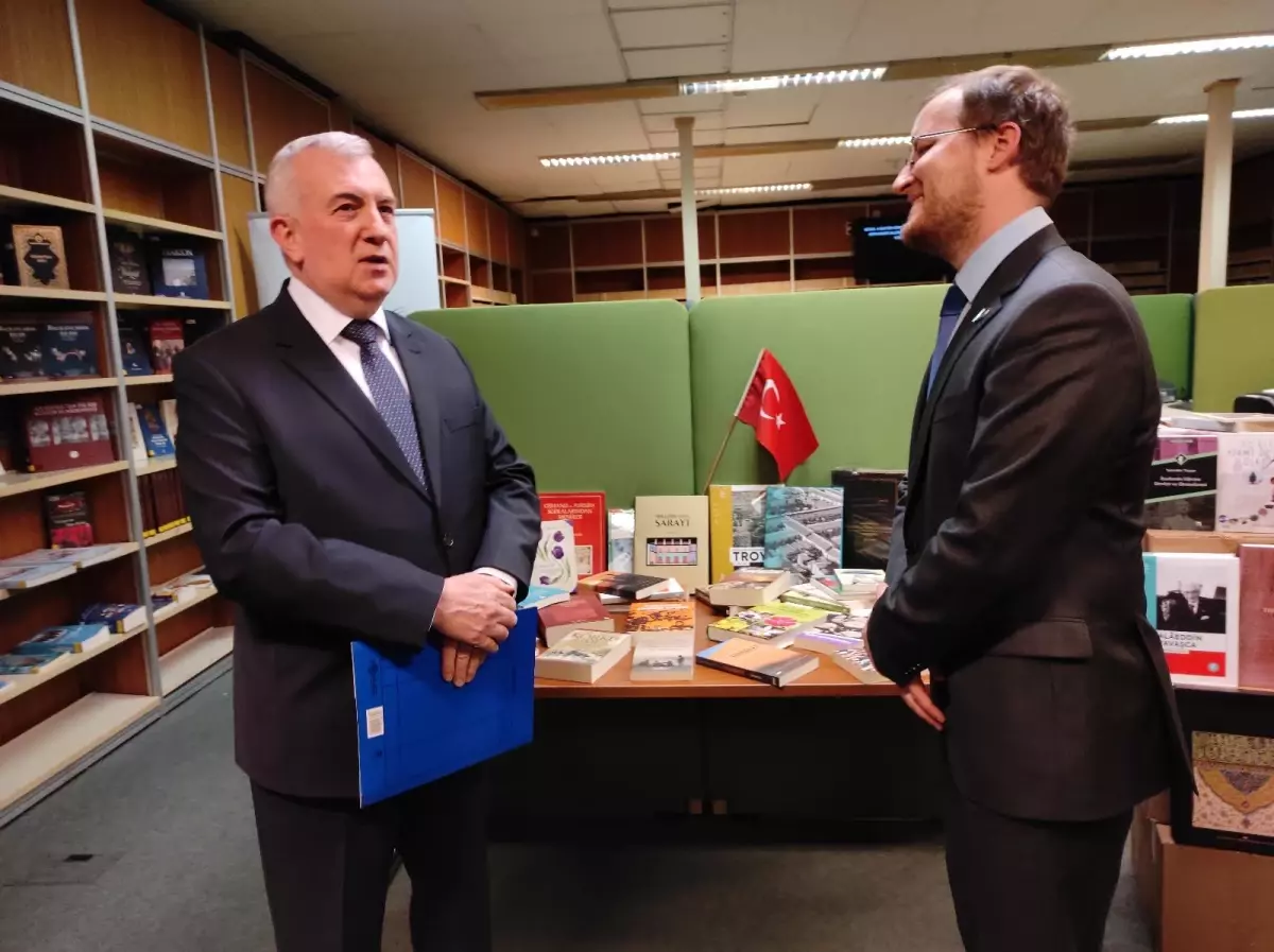 Türkiye, Macaristan'ın en büyük devlet kütüphanesine 200 kitap hediye etti
