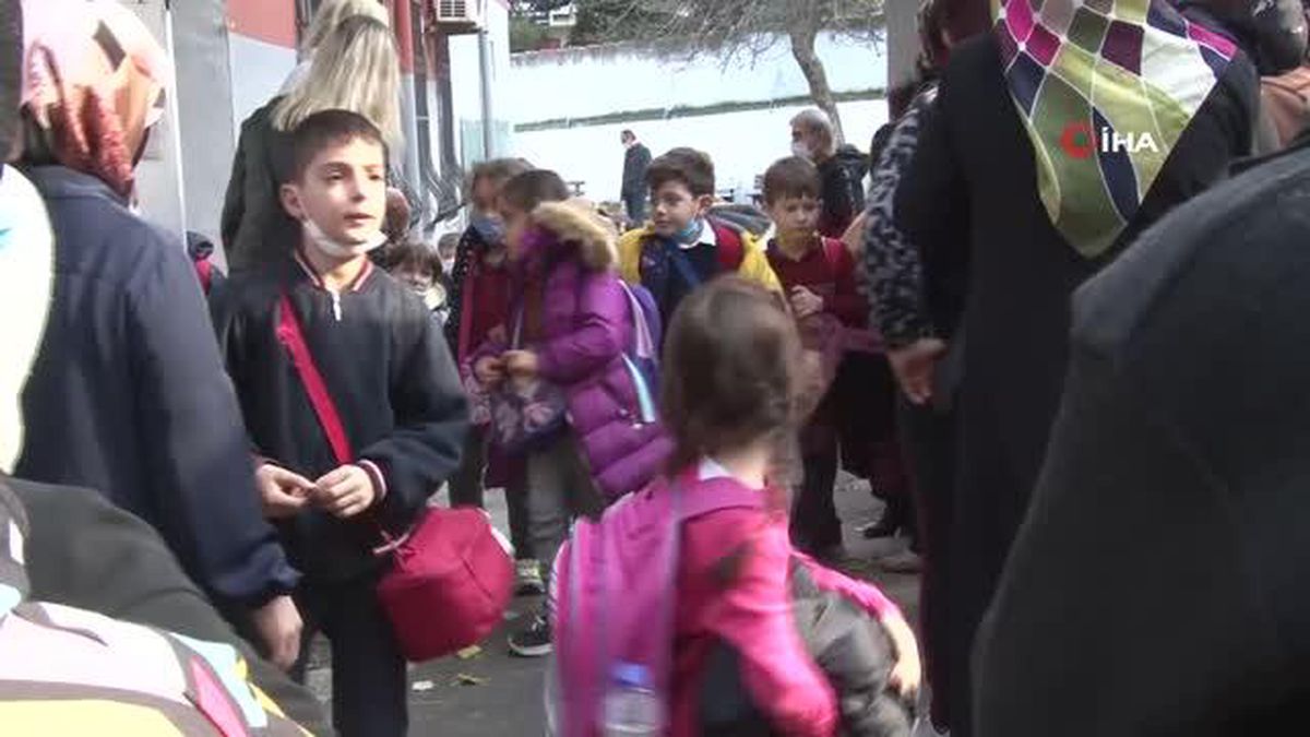 Son dakika haber: 'Yüz yüze eğitime devam' kararı velilerin ve esnafın yüzünü güldürdü