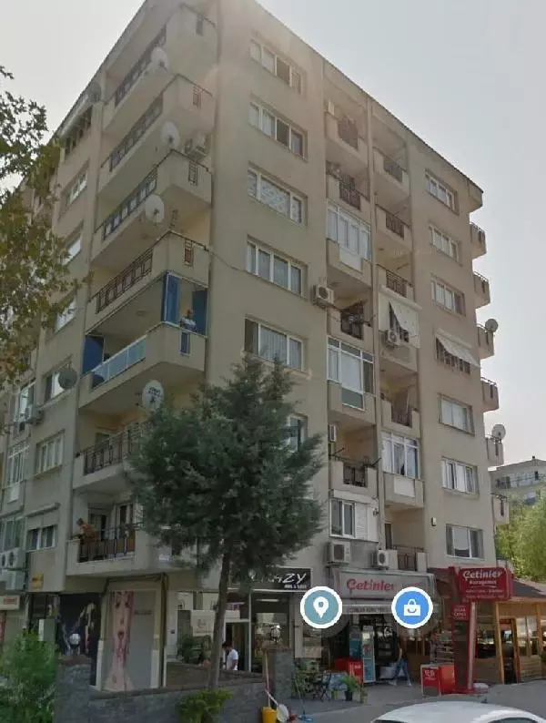 'Doğanlar Apartmanı'nda zemindeki dükkanların kapılarında sıkışma, tabanlarında bombeler vardı'