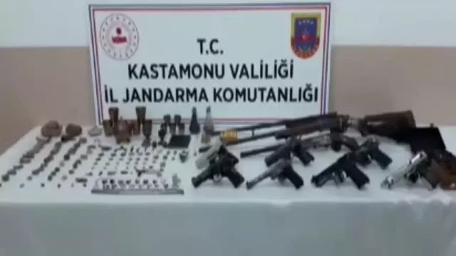 Son dakika haber... Jandarmanın baskın düzenlediği evden çok sayıda tarihi eser çıktı