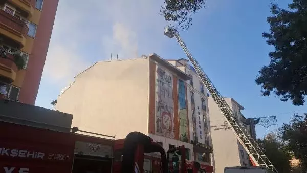 Kız öğrenci yurdunda çıkan yangın, paniğe neden oldu