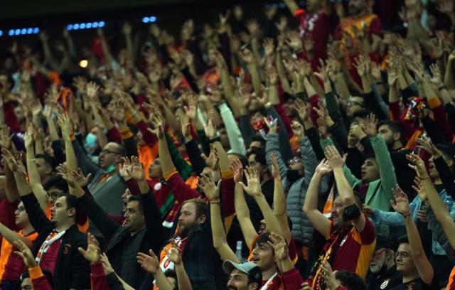 Lokomotiv Moskova maçına taraftarlar akın etti! Galatasaray, 613 gün sonra birincisi yaşadı