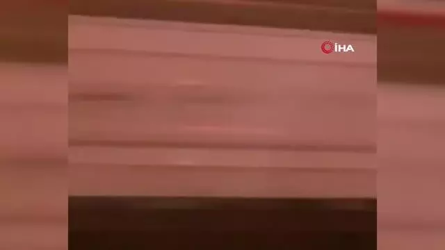 Son dakika 3. sayfa: Ortalık savaş alanına döndü...Tekme, yumruk yetmedi cam şişeyle saldırdılar