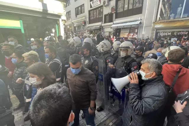 Son dakika haberleri! İzinsiz basın açıklaması yapmak isteyen HDP'liler polisle tartıştı