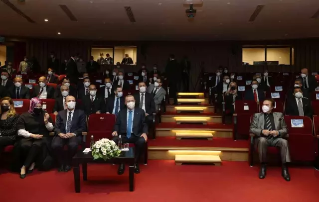 Cumhurbaşkanı Erdoğan, Palet Türk Müziği İlkokulu'nun açılışında çocuklarla birlikte müzik söyledi