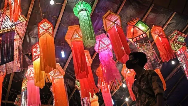 Hindistan'da ışık festivali Diwali yine Covid'in gölgesinde yapılıyor