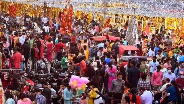 Hindistan'da ışık festivali Diwali yine Covid'in gölgesinde yapılıyor