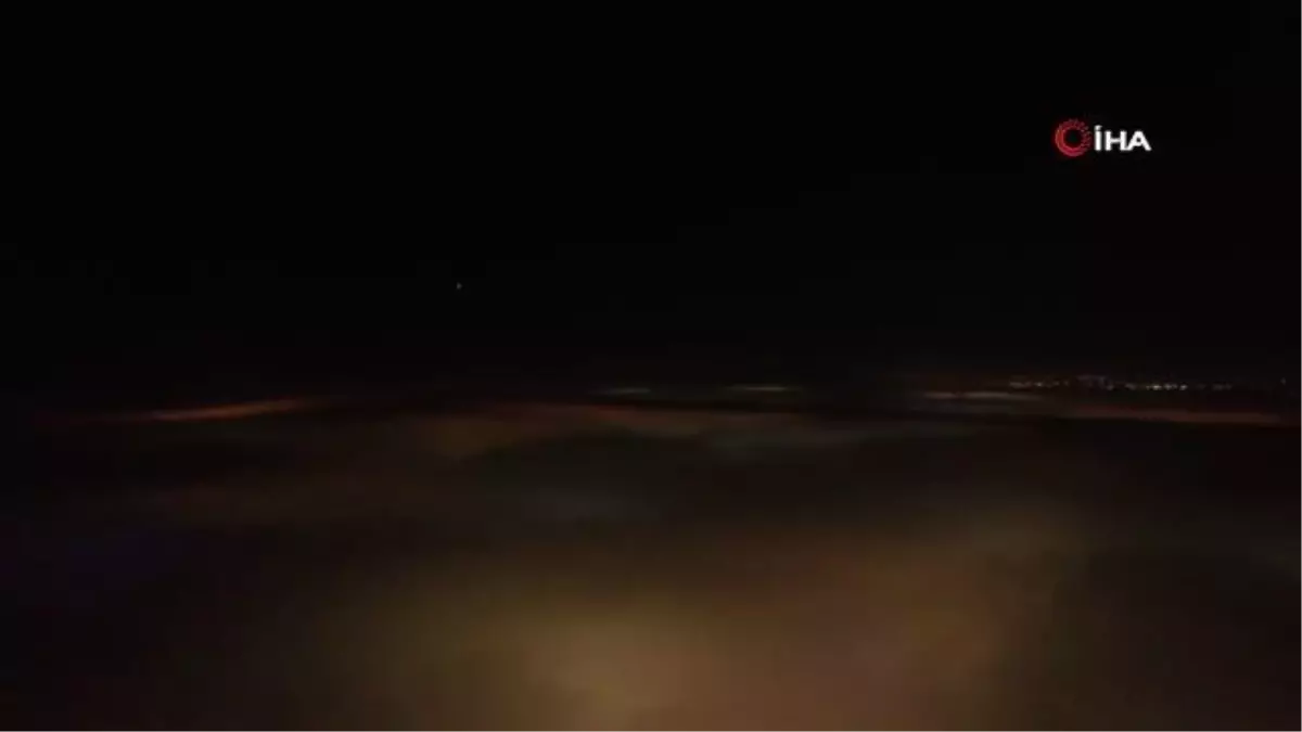 İstanbul'da sis etkili oldu, binalar siste kayboldu