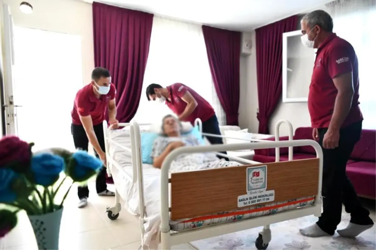 SARIÇAM BELEDİYESİ, EVDE BAKIM VE SAĞLIK HİZMETLERİ HIZ KESMEDEN DEVAM EDİYOR