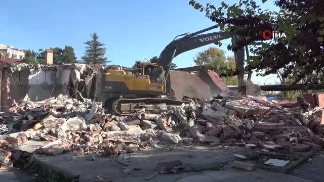 Sinop Meydan Projesi'nde ikinci etap yıkımlar başladı